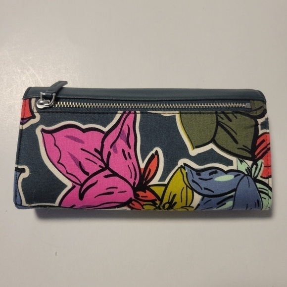 Vera Bradley NWT Falling Flowers RFID Audrey Wallet. - Picture 6 of 15